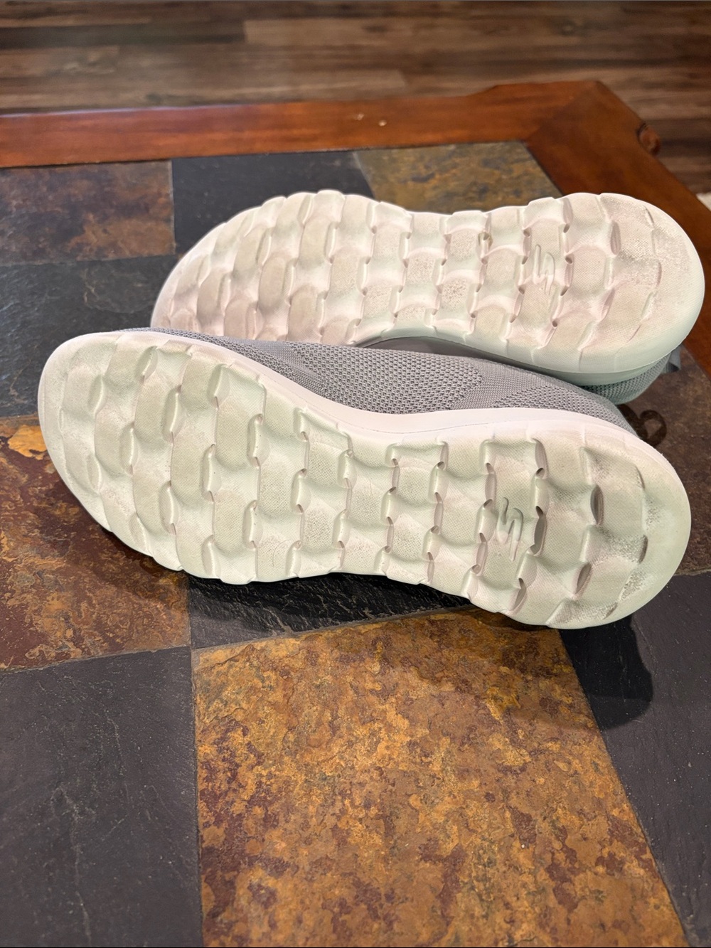Skechers Go walk Goga mat Gray Knit Athletic Lace-Up Sneakers size 9. EUC - Picture 5 of 6